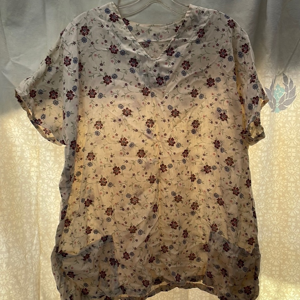 Ladies 1X homemade scrub, does have some staining of the front AS IS